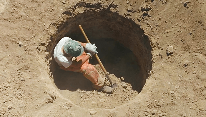 Digging To Death (2021)